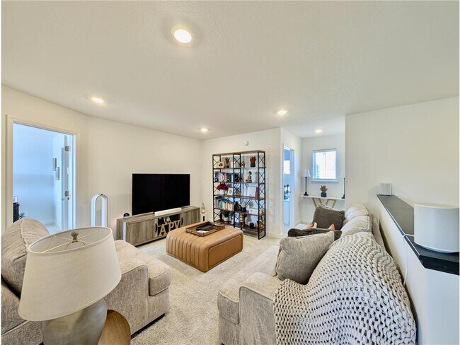 Building Photo - 1073 Jubert Dr