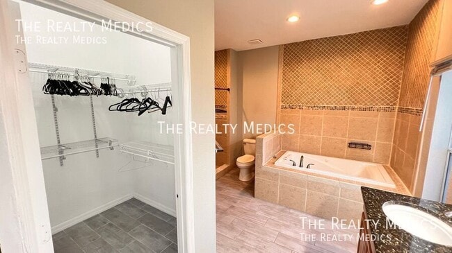 Building Photo - 3297 Tallwood Dr