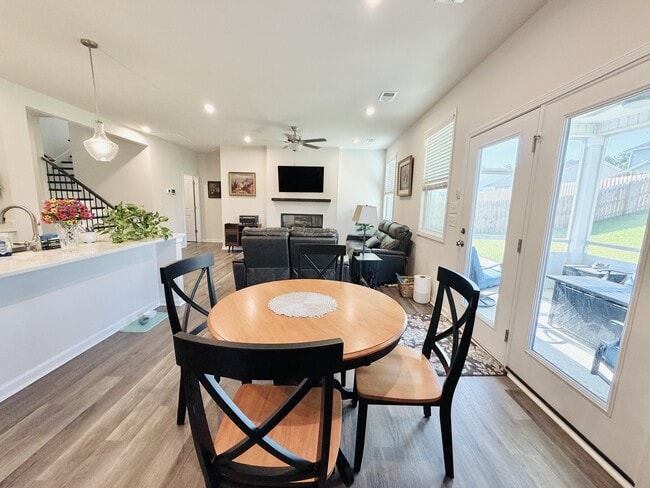 Building Photo - 667 Honeydew Dr