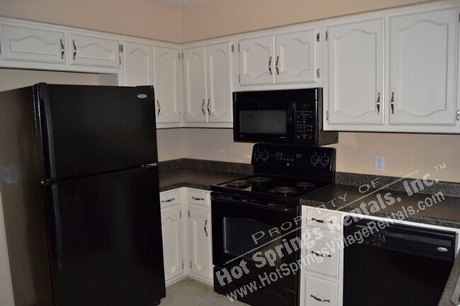 Building Photo - 9 Ona Cir
