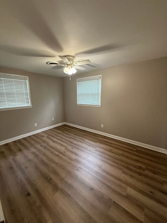 Building Photo - 1202 Nahm Dr