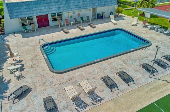 Building Photo - 5730 Fernley Dr E