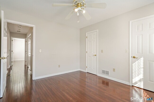 Building Photo - 51 Brittania Dr