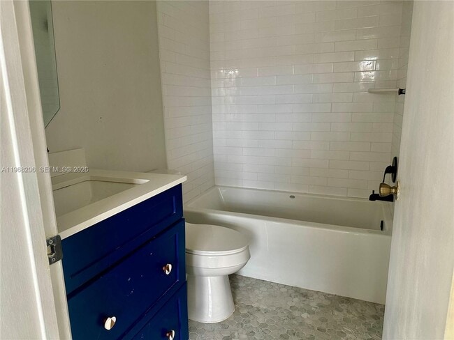 Building Photo - 411 SW 120th Ave