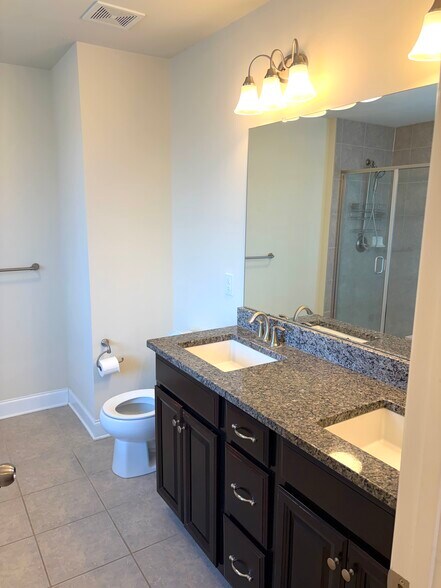 Building Photo - 6137 Valley Forge Dr