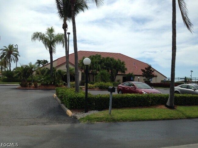 Building Photo - 11060 Caravel Cir