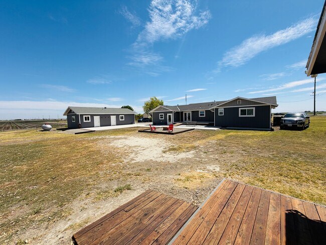 Building Photo - 11520 State Highway 152