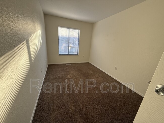 Building Photo - 1825 South Dr