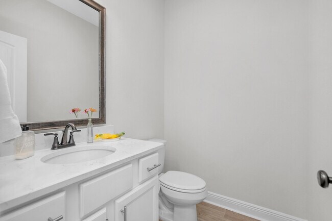 Building Photo - 5718 Oak Hvn Ln