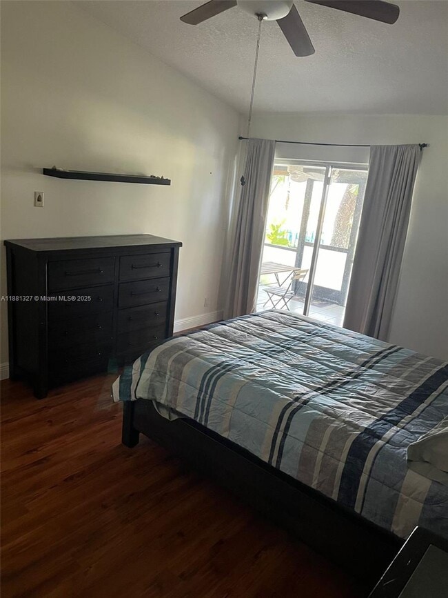 Building Photo - 7652 Pinewalk Dr S