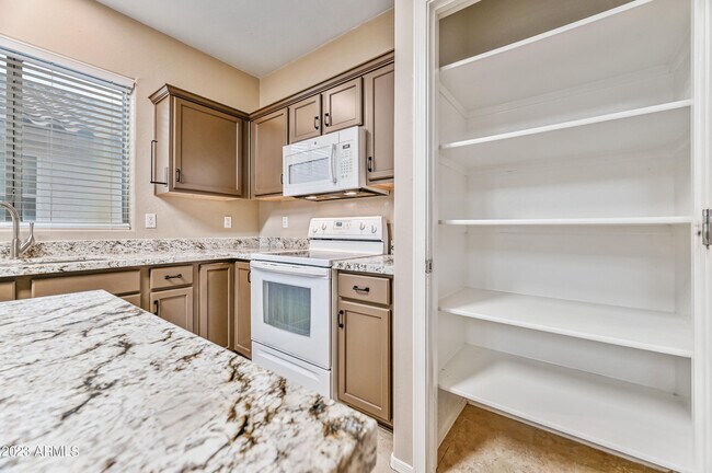 Building Photo - 3075 W Yellow Peak Dr