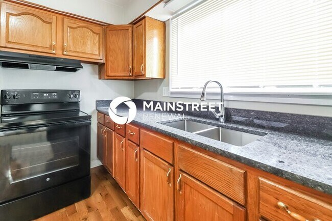 Building Photo - 3 Bedroom Pet-Friendly Home in Belton, MO with Main Street Renewal