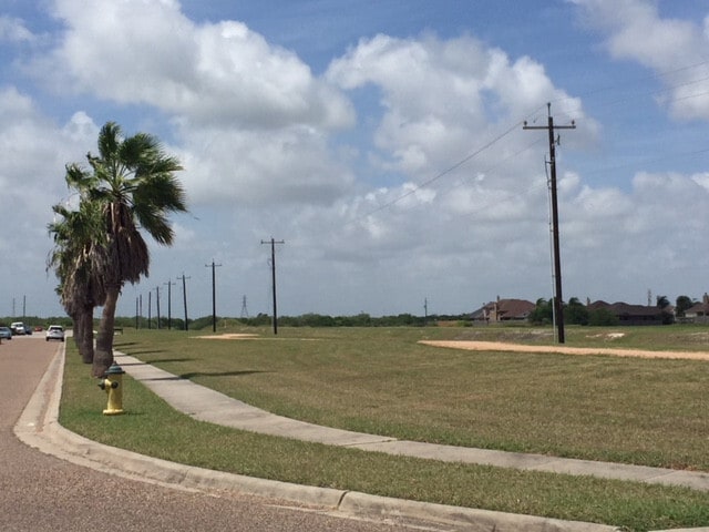 Building Photo - DON'T MISS THIS INCREDIBLE SOUTHSIDE LEASING OPPORTUNITY!