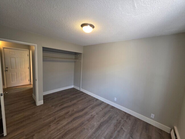 Building Photo - 233 E Arvada St