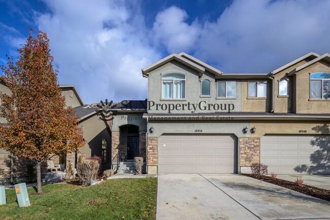 Primary Photo - Gorgeous Updated Cedar Hills Townhome!