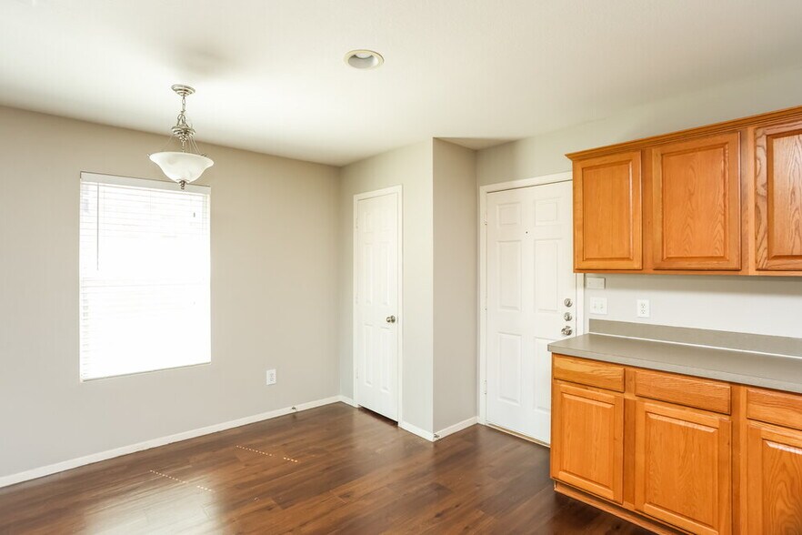 Building Photo - 6624 Cantata Ct