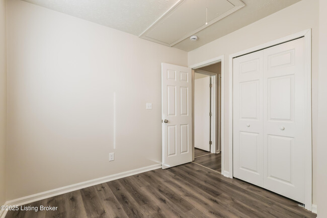 Building Photo - 9420 Wood Hollow Rd