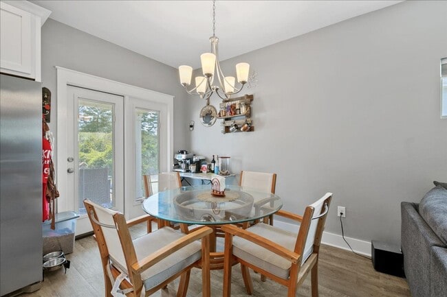 Building Photo - Stunning Tuscany Village Townhouse!