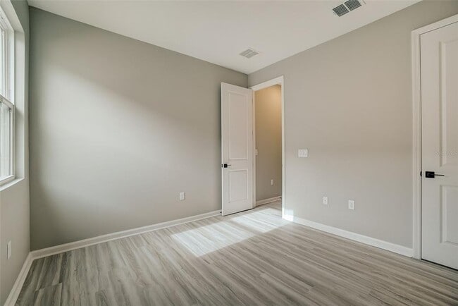 Building Photo - 1016 Griffon Ave