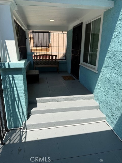Building Photo - 851 W 40th Pl
