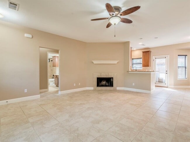 Building Photo - 10804 Wildwood Cir