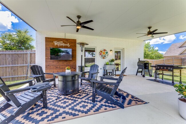 Building Photo - Beautifully Updated 3 Bed, 2.5 Bath in Pea...