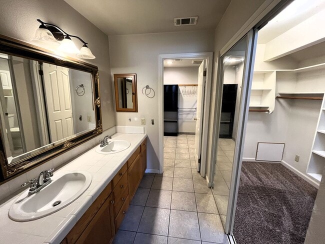 Building Photo - Custom 2-story Humboldt Hill home features 3-car garage, spacious pet-friendly yard