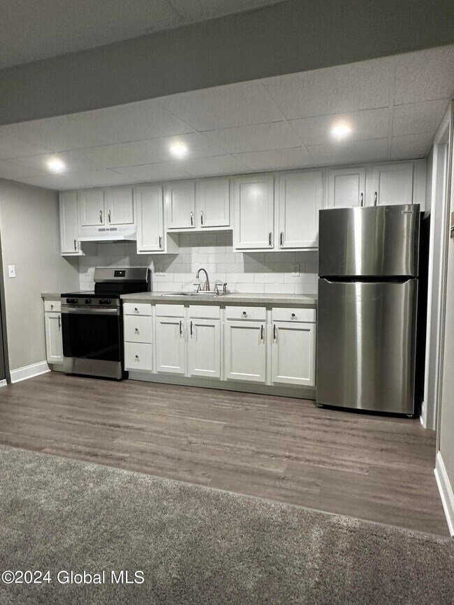 Building Photo - 205 S Allen St