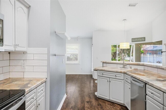 Building Photo - 1 Walton Pl