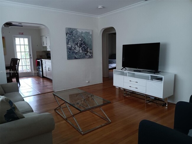 Building Photo - 1819 Fillmore St