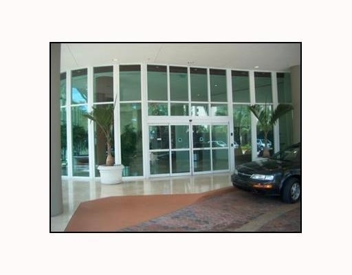 Lobby - 2475 Brickell Ave