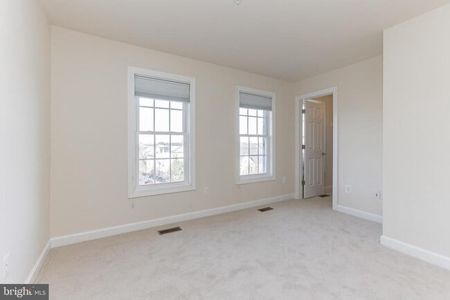 Building Photo - 581 Cedar Spring St