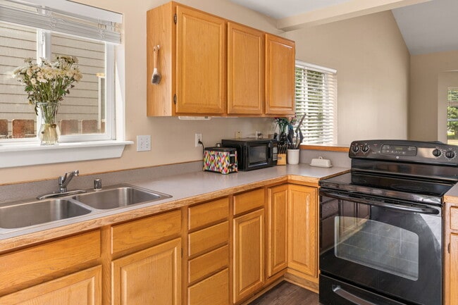 Building Photo - 306 Golden Valley Dr