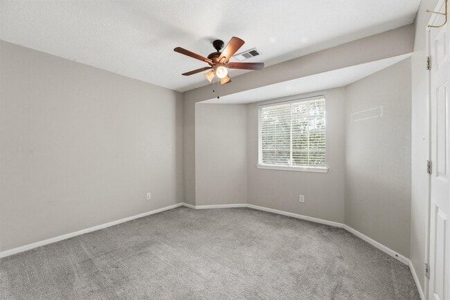 Building Photo - 2413 Piney Woods Dr