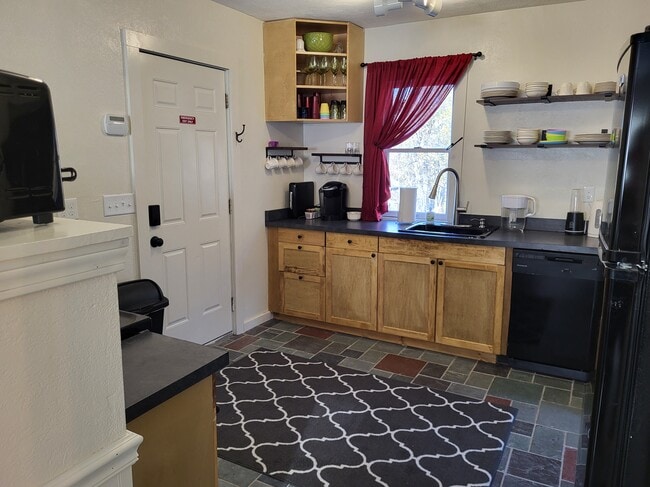 Building Photo - 30 Main St