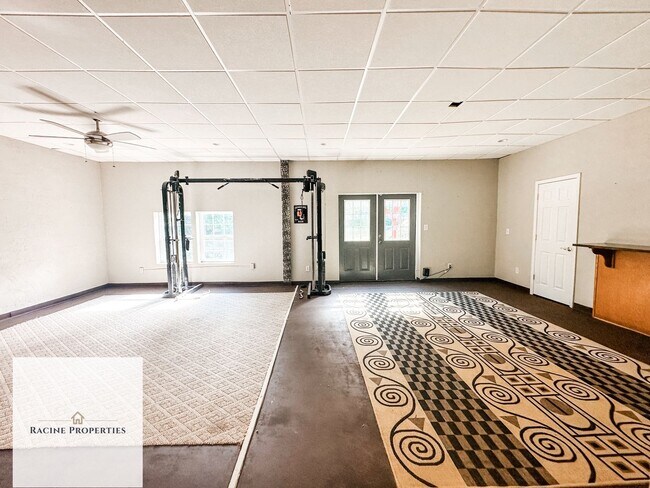 Building Photo - **Your Dream Home Awaits in This Exceptional Cul-de-Sac Retreat**