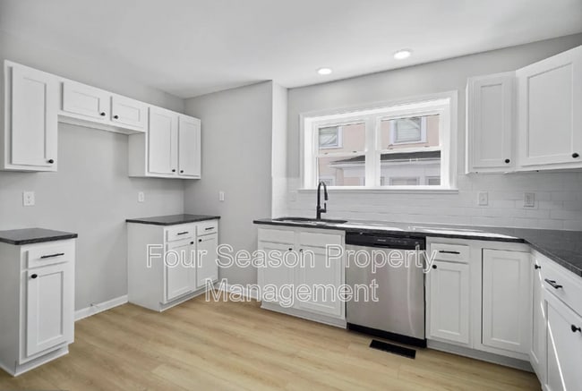 Building Photo - 837 Virginia Ave