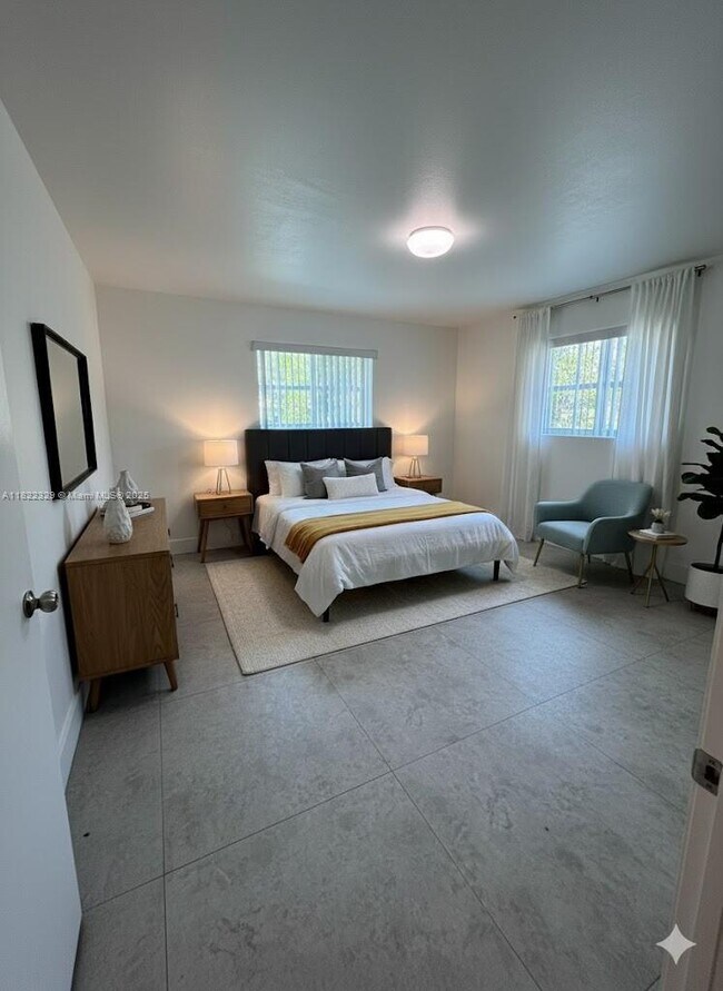 Building Photo - 2941 SW 36th Ave