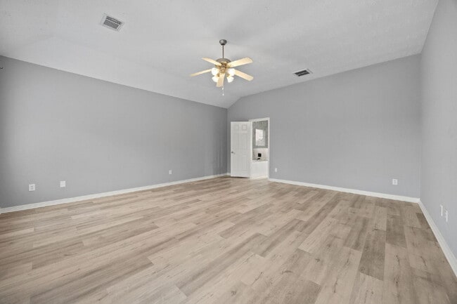 Building Photo - Updated 4-Bedroom Conroe Rental with Cul-De-Sac Privacy in Hunters Glen