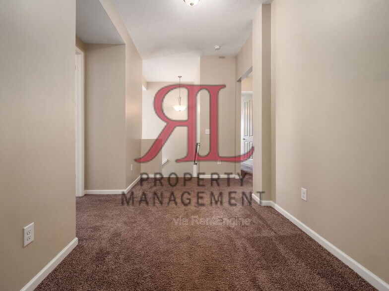 Building Photo - 719 Wintergreen Wy