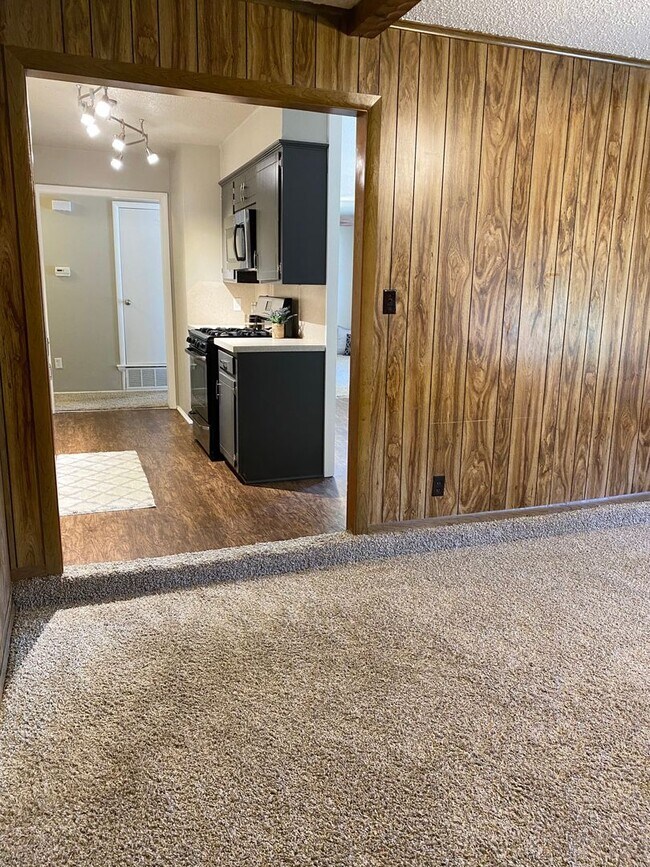 Building Photo - COMING SOON!! Darling Edmond Rental!
