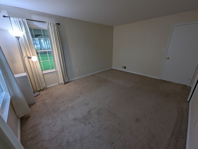 Building Photo - 449 Magnolia Ct