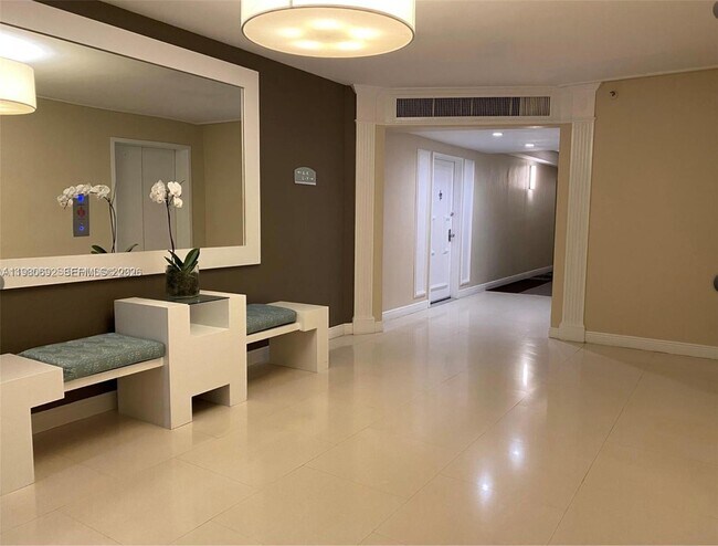 Building Photo - 5600 Collins Ave