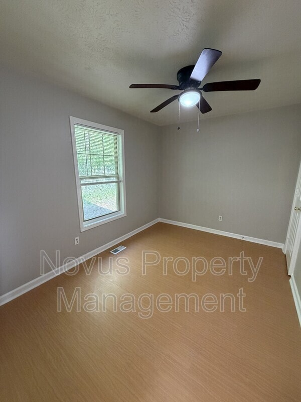 Building Photo - 710 Fertilla St