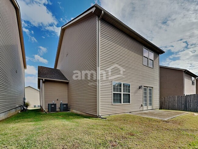 Building Photo - 7217 Deer Springs Way