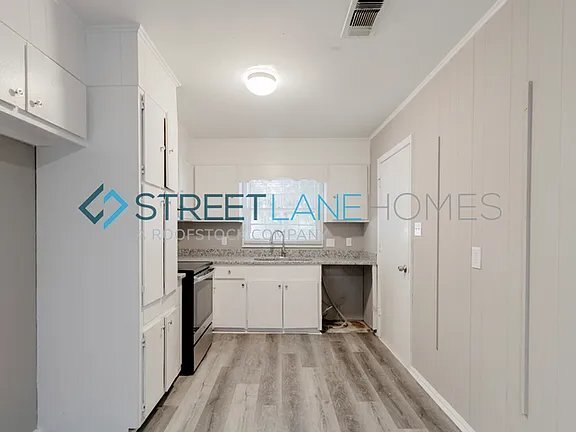Building Photo - 4059 W Oak Dr