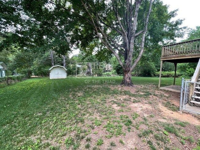 Building Photo - N Davidson Clemmons Home Friedburg Elem / ...