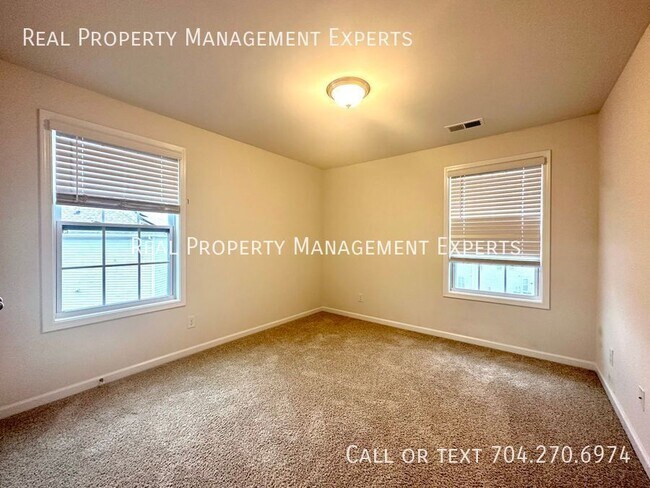 Building Photo - 2166 Black Forest Cove