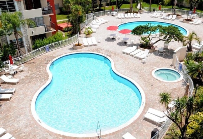 Building Photo - 9357 SW 77th Ave