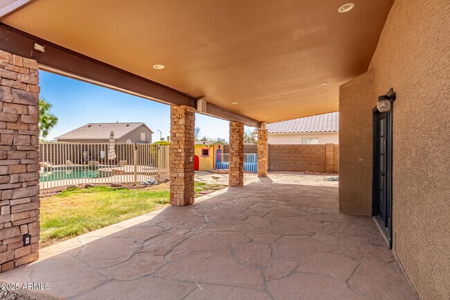 Building Photo - 10908 W Frier Dr